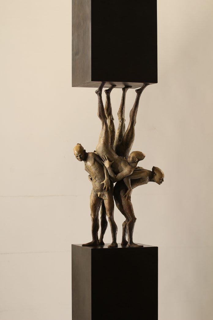 Sculpture by Max Leiva / 6608