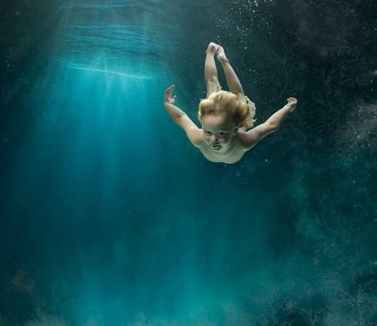 Underwater Photography by Zena Holloway / Artist 10083