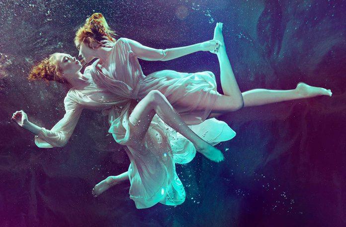 Photography by Zena Holloway / 10082